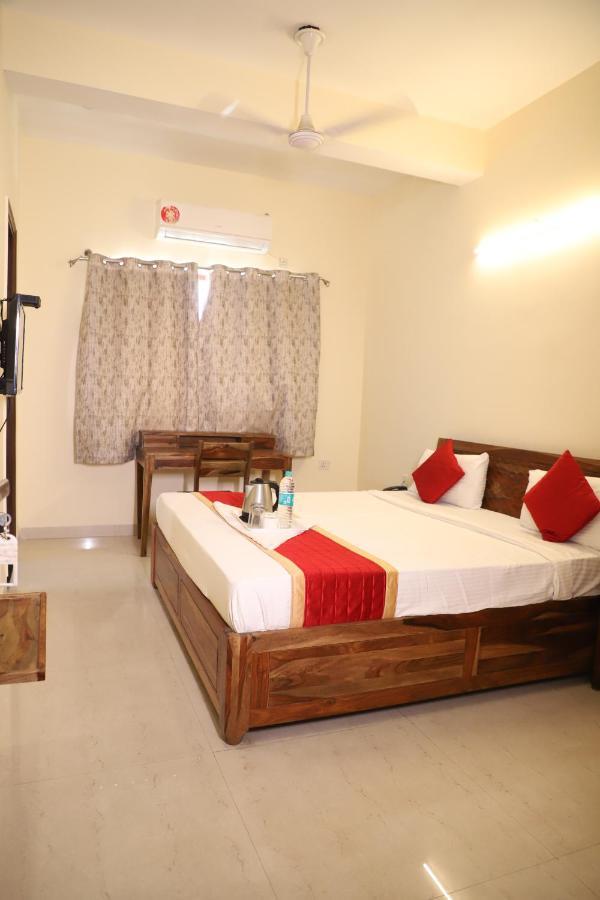 Hotel The York Noida Exterior foto
