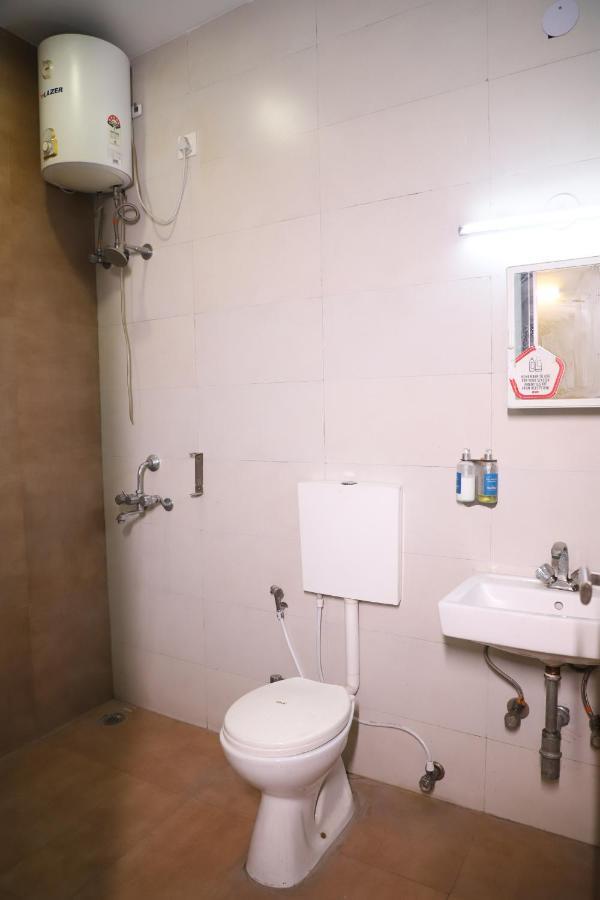 Hotel The York Noida Exterior foto